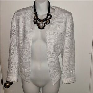 Tahari White Blazer with Textured Fabric and Collarless Design